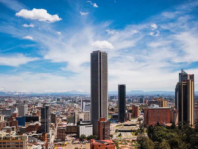 Panorámica de Bogotá con la Torre Colpatria
